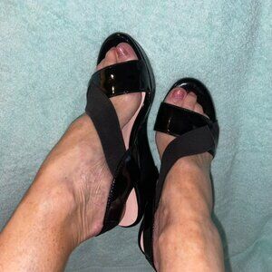 ✨ Taryn Rose Black Patent Wedge Sandals • Size 6.5M